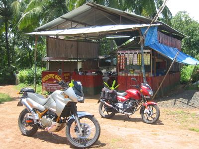 chai break, Maharashtra border